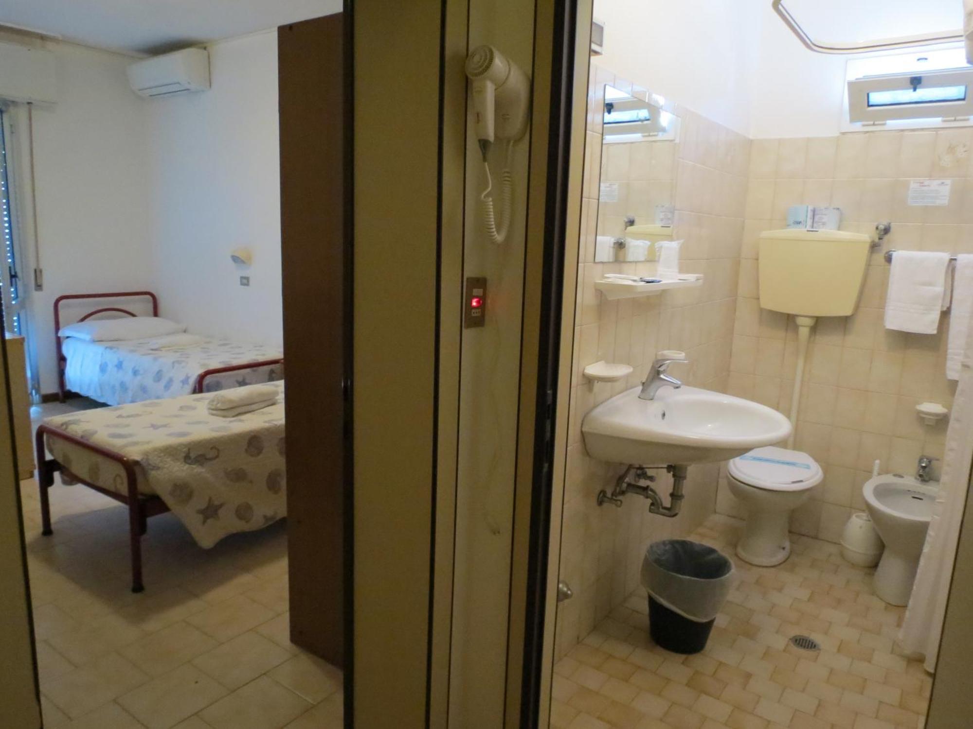 Hotel Gemini Rimini Zimmer foto